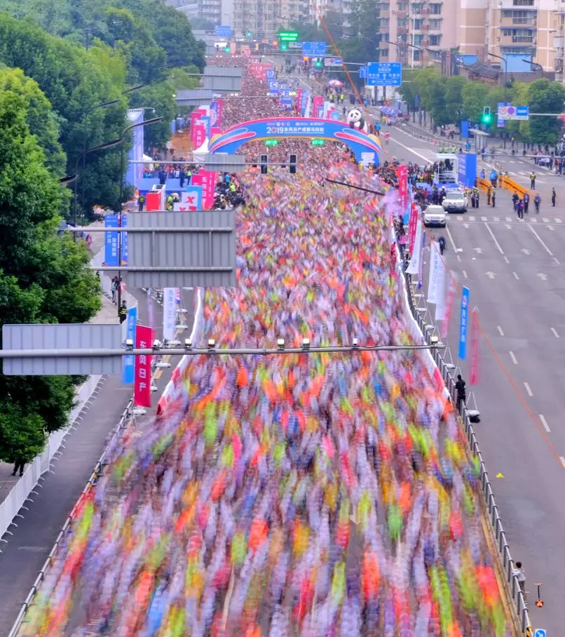 【活动回顾】运动新成都 跑向大满贯 蓝骄传媒助力2019东风日产成都马拉松圆满举行
