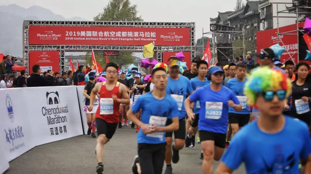 【活动回顾】引爆你的尖叫！蓝骄传媒助力2019美联航成都摇滚马万人狂欢